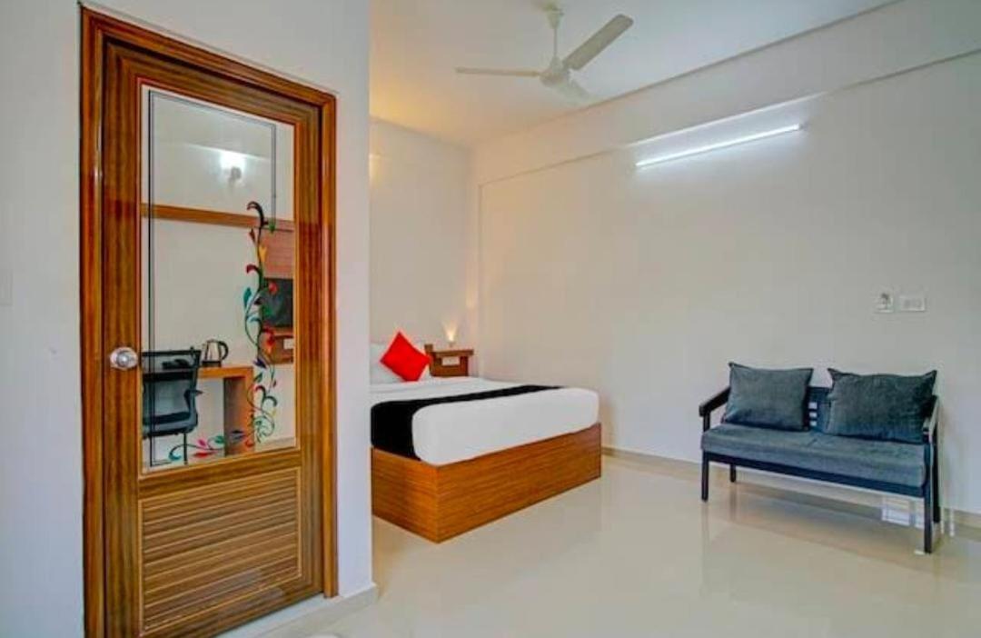 Phoenix Holidays Kochi Eksteriør billede