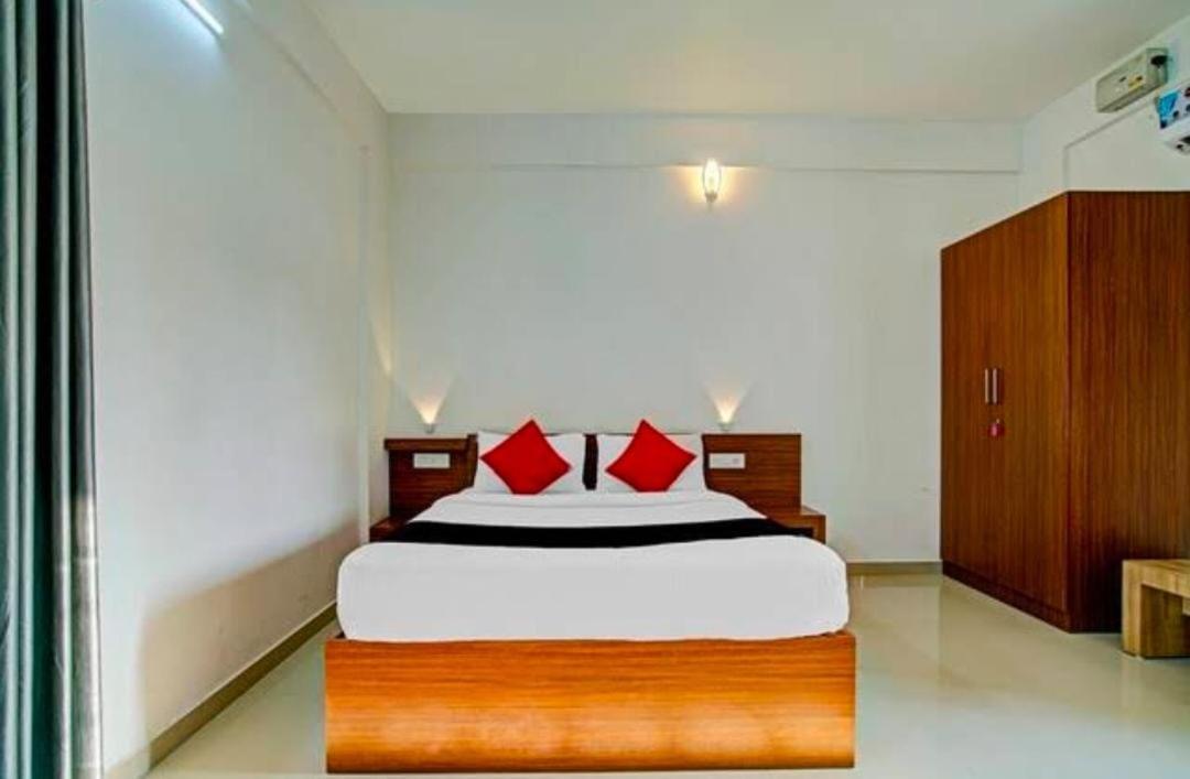 Phoenix Holidays Kochi Eksteriør billede